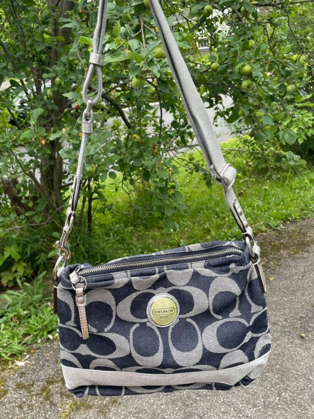 Coach Bag - Picture 4 of 8